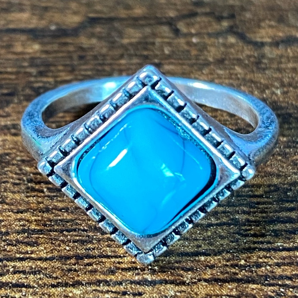 Boho Diamond-Shaped Turquoise & Stainless Steel Women’s Ring Size 7